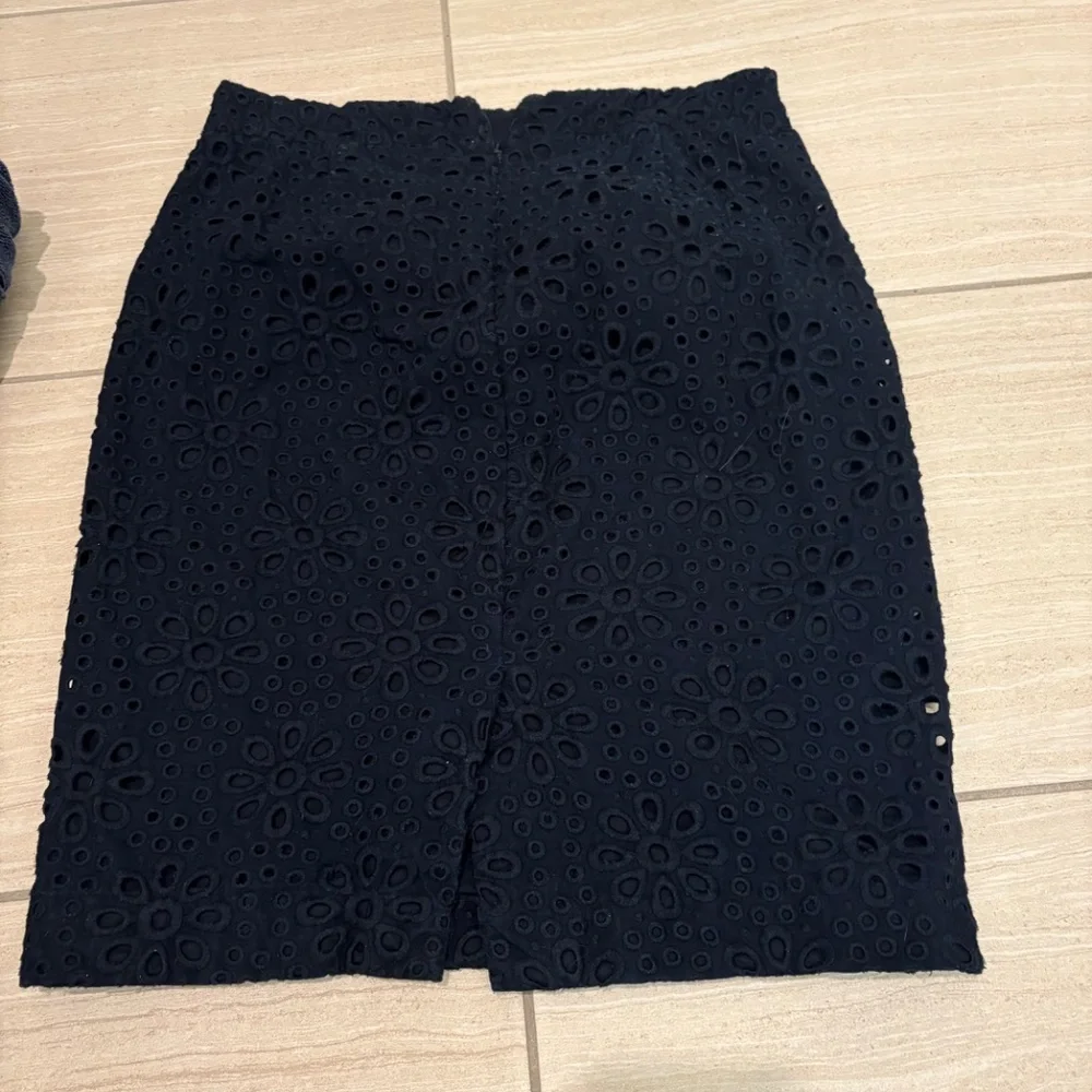 J. Crew No. 2 pencil skirt in pinwheel eyelet, Navy women’s size 4